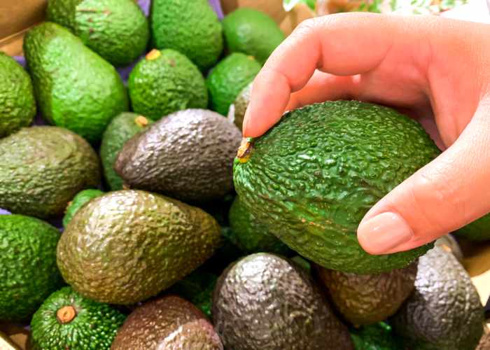 Hur vet jag om en avokado är mogen?